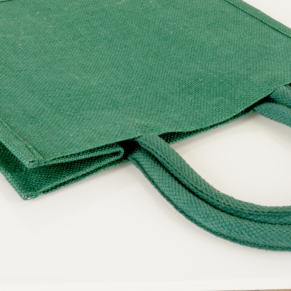 Jutetasche-klein-gefärbt-dunkelgrün-zum-Bedrucken-Detailansicht-vom-Großhändler